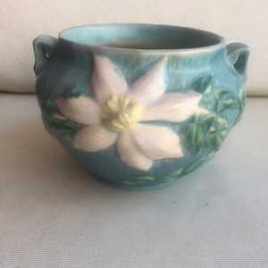 Roseville Clematis vase