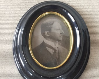 Marco antiguo de madera
