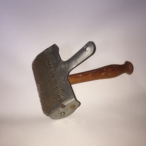 Antiques carding tool
