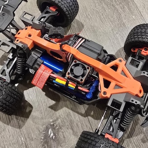 Mini-xrt chassis brace and fan holder (blemishes)