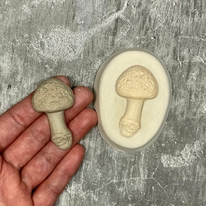 Button Amanita Mushroom - Large - Sprig Mold (1-Piece)
