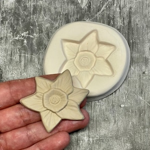 Daffodil Medium Sprig Mold