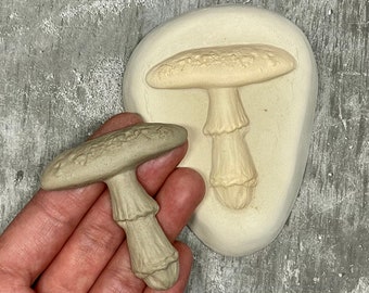 Amanita Skirted Mushroom - Large Sprig Mold