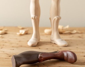 Wooden legs for the mannequin