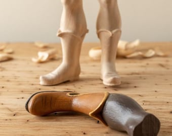 Wooden legs for the mannequin