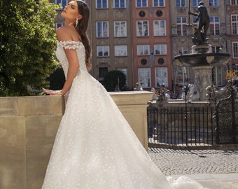Off the Shoulder Ball Gown Wedding Dress with 3D Floral Lace and Sweetheart Neckline - Princess Bridal Gown