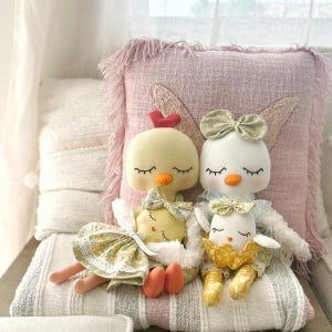 Pollitos de tela/ patrón decostura para hacer una pollita de tela / Cómo coser un muñeco de pollito/ guia paso a paso en vídeo y PDF