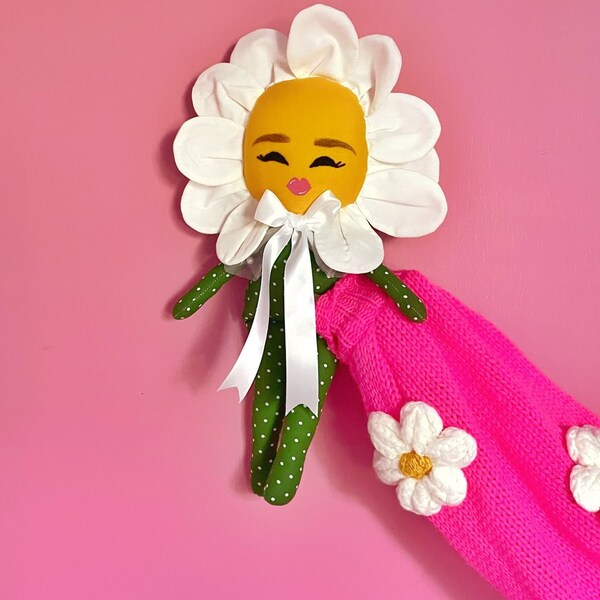 Daisy Flower Doll for decoration, handmade daisy flower Cloth doll for girls, stuffed heirloom soft fabric flower doll for birthday gift