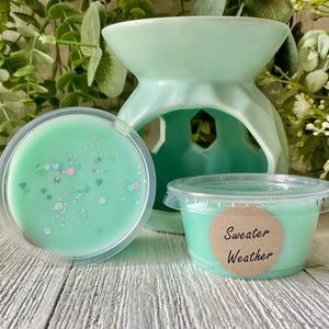 Sweater Weather Wax Melt: Pine, Berry & Vanilla - 2 oz Sample