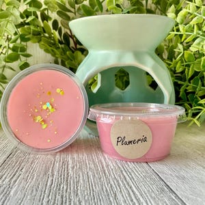 Plumeria Wax Melt: Strong Floral Scent, 2 oz Cup