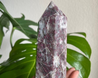 Grande obelisco in rubellite e tormalina con cleavelandite e quarzo fumé - 14,5 cm - 520 g