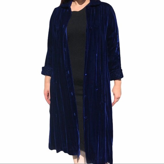 Vintage Styled by Dorian Velvet Evening Coat