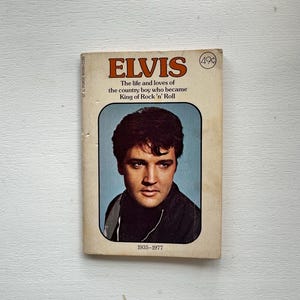 Elvis Presley Dell Purse Book Magazine Vintage 1977
