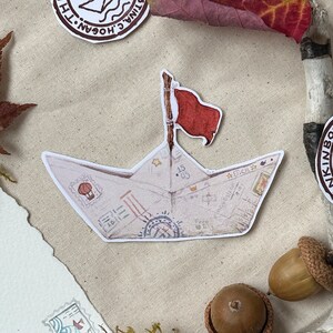 de bateau de carte postale de garçons de grenouille | aquarelle | carte postale | bateau en papier