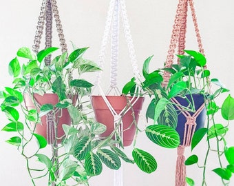 Plant Hanger - Macrame Hanging Plant