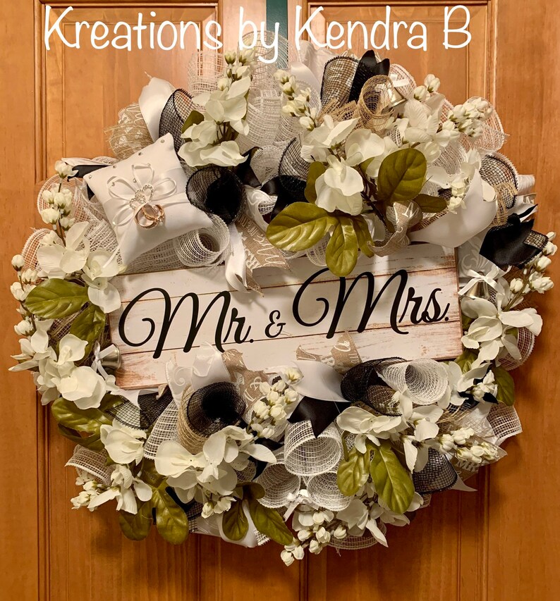 Mr & Mrs Wreath, Wedding Wreath, Wedding gift, bride and groom gift, wedding shower gift