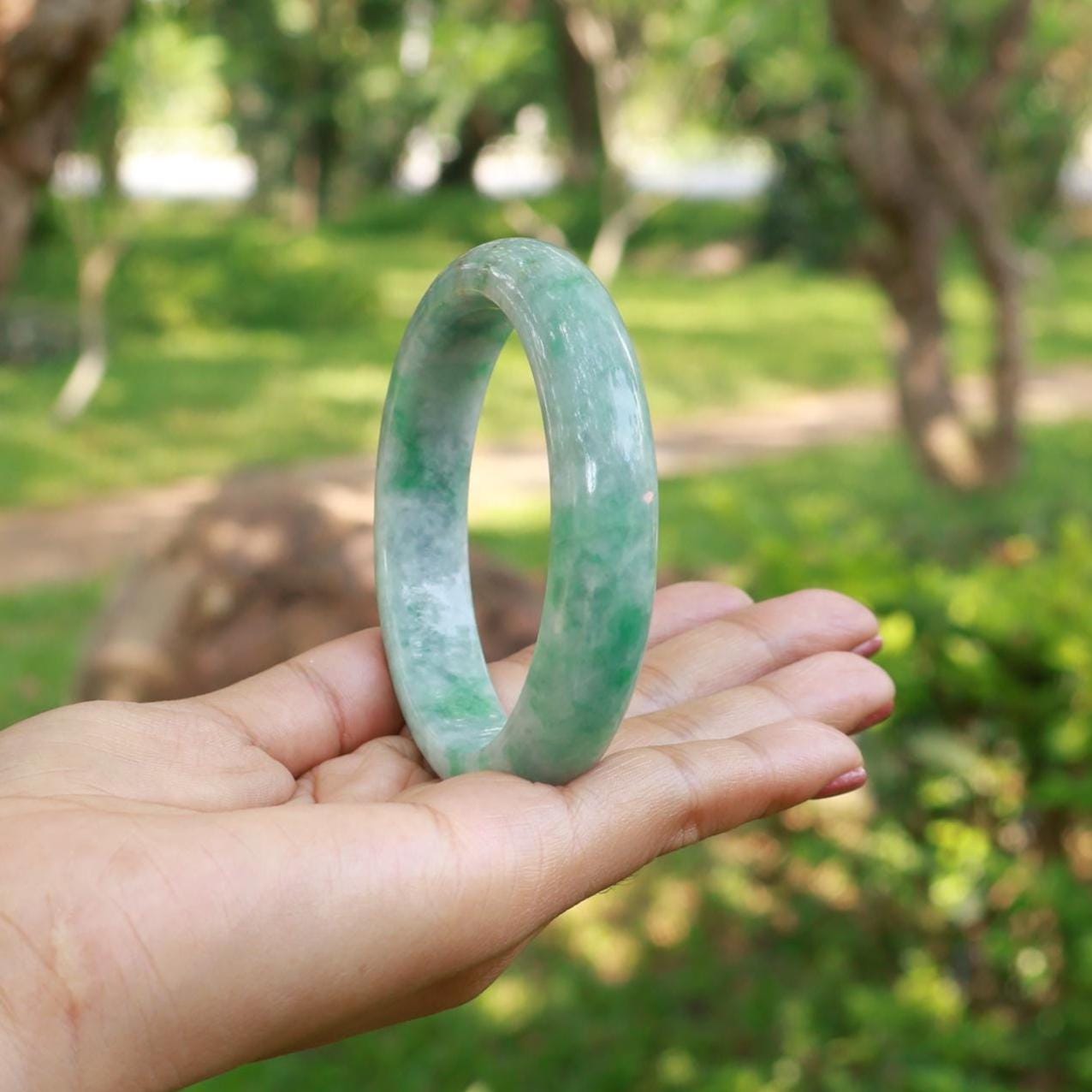 59mm天然翡翠バングル：幸運のお守り、富と繁栄 - Etsy 日本