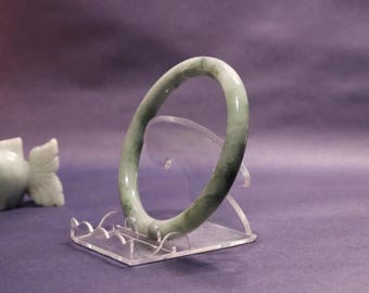 59 mm Eisgrüner Jadeit Armreif - Elegantes Burmese Jade Armband für Frauen