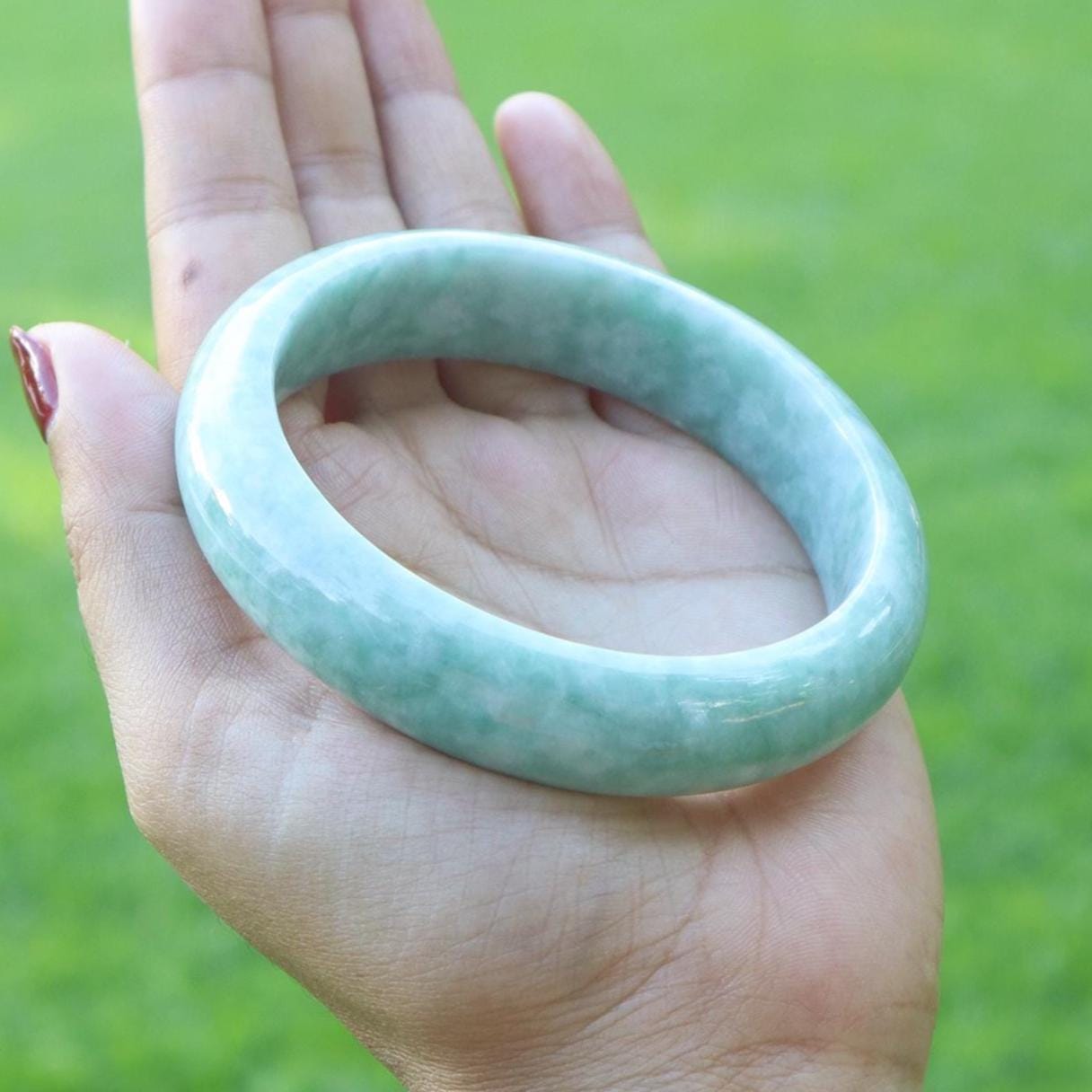 内径62mm｜ずっしりとしたビルマ産翡翠のバングルブレスレット｜半透明 