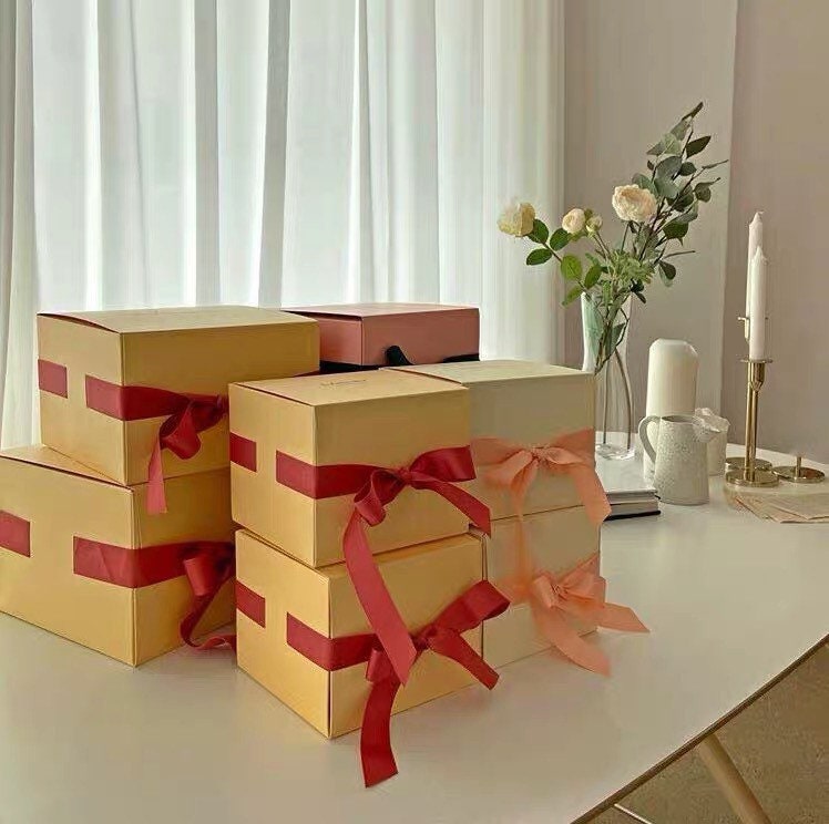 Birthday Cake Box With Ribbon & Board - 10x10x10/8x8x8