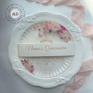 Blush Floral Circle Acryl Spanische Quinceañera Einladung, personalisierte Hellrosa Mis XV An einem Motiv {Free Infinite Design Before Pay}
