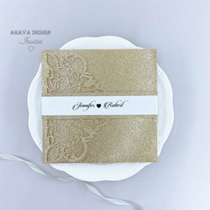 Glitzer blass Gold Floral Tri-fold Laser Square Hochzeit lädt mit druckbaren Bauchband &RSVP-Karte "Free Infinite Design Before Pay"