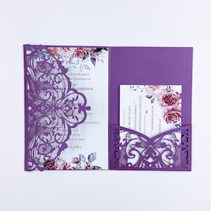 Purple Quinceanera XV Laser Cut Uitnodiging met RSVP Card, Sweet Sixteen Uitnodigingen Floral Purple Laser Cut {Free Infinite Design}