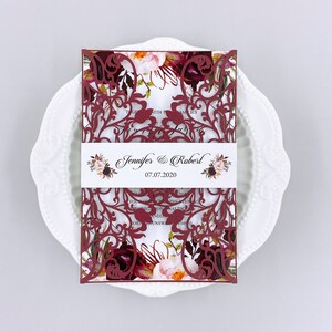 Prachtige Bourgondische Laser Cut Bruiloft Uitnodiging, Laser Pocket + Aangepaste Insert + Belly Band + Envelop {Gratis Oneindig Ontwerp Voor Pay}