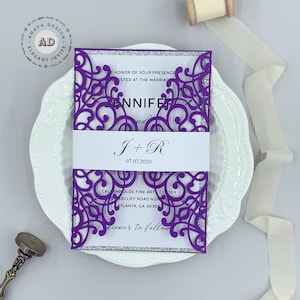 Schimmernde Lila und Silber Einfache Laser Cut Floral Einladung, Personalisierte Laser Einladungen zur Hochzeit {Freies Unendliches Design vor dem Bezahlen}