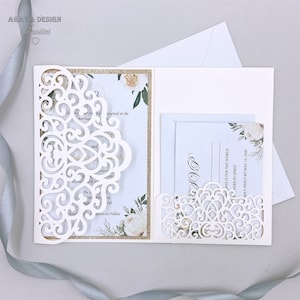 Prachtige Ivory Tri-fold Laser Cut Wedding Uitnodiging met RSVP-kaart, envelop en gemongramiseerde belly band {Gratis oneindig ontwerp voor betalen}