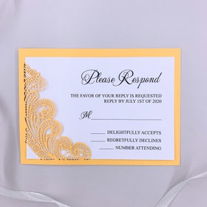Prachtige Wedding RSVP kaarten met kant laser zak en envelop, afdrukbare of gedrukte antwoordkaarten, elegante antwoordkaarten