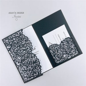 Klassiek zwart-wit pak met laserhuwelijksuitnodiging, bloemen laserzakje met aangepaste RSVP-kaart en envelop {gratis oneindig ontwerp vóór betaling}