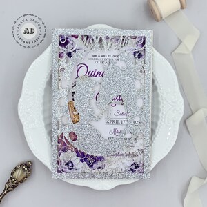 Gepersonaliseerde Silver Glitter Laser Cut Uitnodiging Pretty Girl Horse Quinceanera Sweet 15 Girl Horse Invites {Free Infinite Design Before Pay}