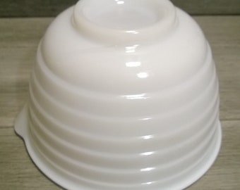 Vintage White Mixer Bowl with Pouring Spout by Hazel Atlas for Hamilton Beach Moderntone Platonite White