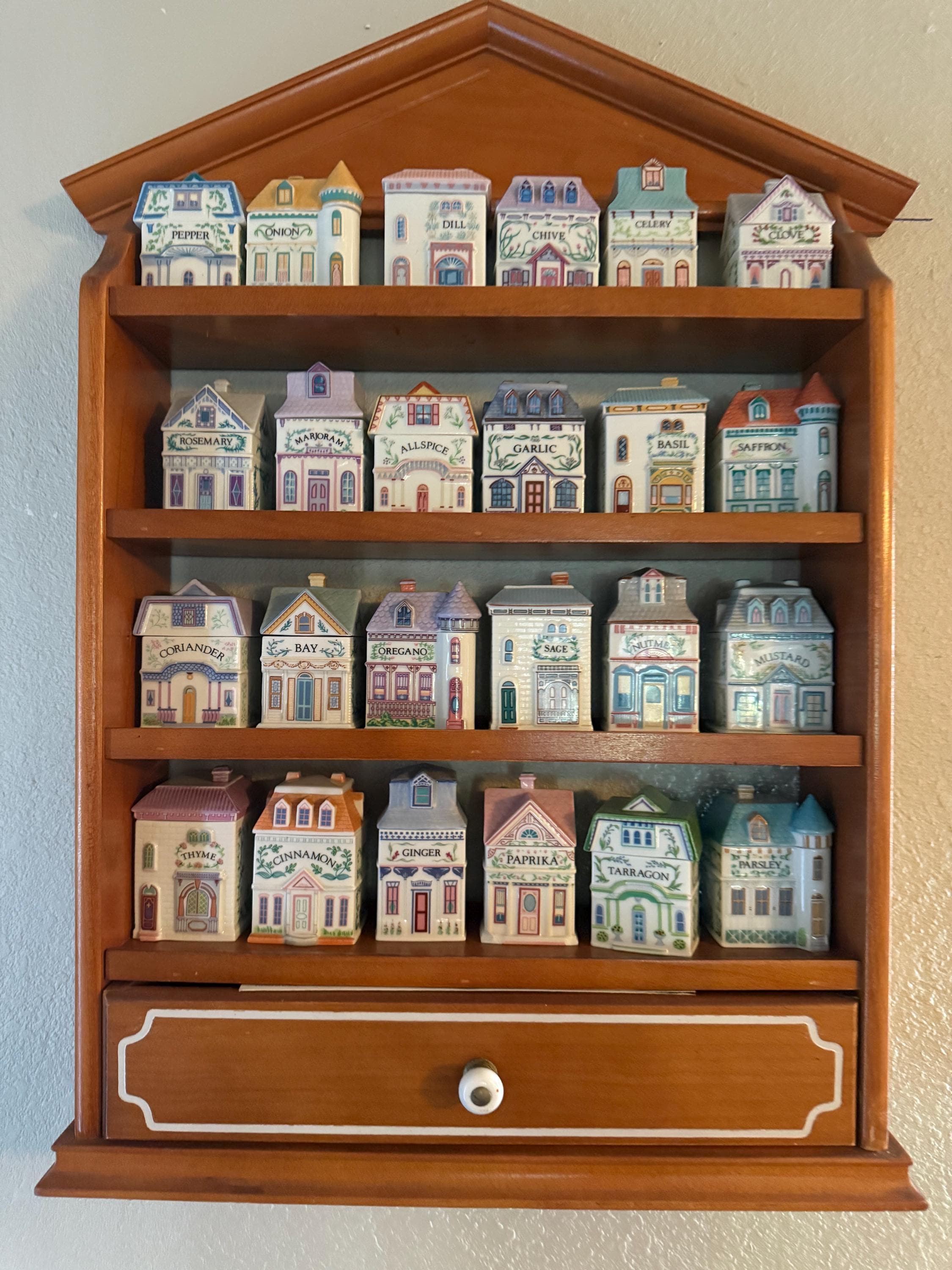 The Lenox Spice Village 24個セット 収納棚付 The Lenox Spice Village 24個セット 収納棚付
