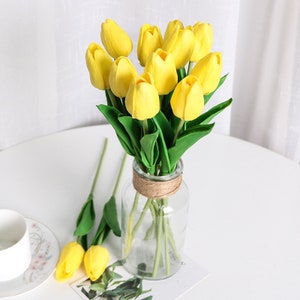 Yellow PU Real Touch Tulips Artificial Flower Fake Wedding Flowers For Bridal Bouquets Table Centerpieces Home Wedding Party Decor 20 Stems