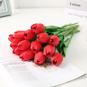 Artificial Tulips PU Flowers Red 20 Stems Real Touch Tulip Bouquet For Bridal Bridesmaids Flowers for Wedding Centerpieces CATA-YJW02