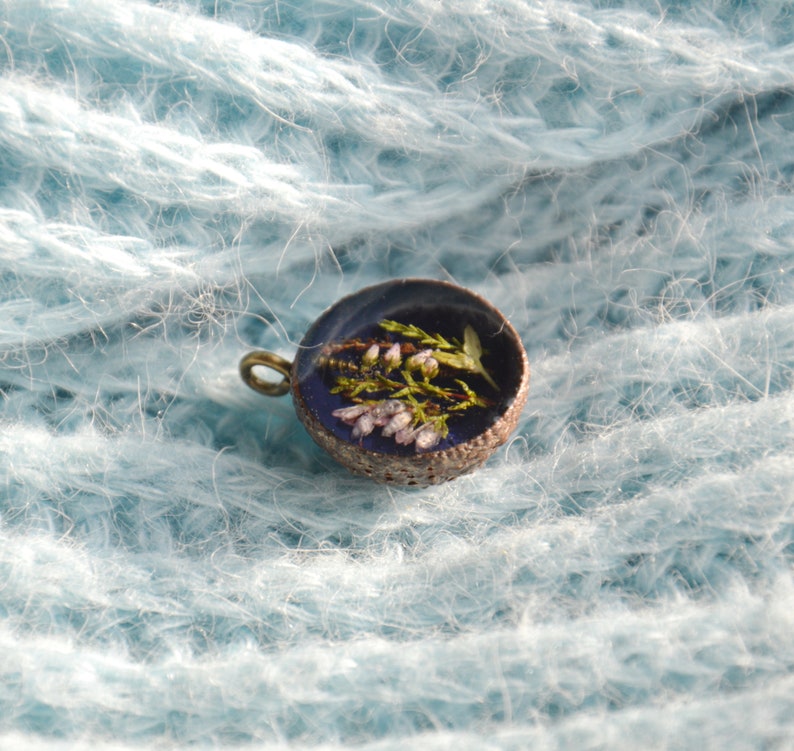 Pressed Flower Jewelry Pressed Flowers Pendant Heather Buds Acorn Necklace Real Acorn Pendant Dried Flowers Necklace Resin Jewelry with