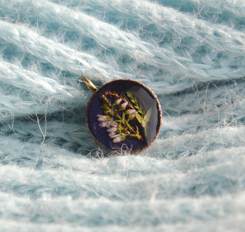 Pressed Flower Jewelry Pressed Flowers Pendant Heather Buds Acorn Necklace Real Acorn Pendant Dried Flowers Necklace Resin Jewelry with