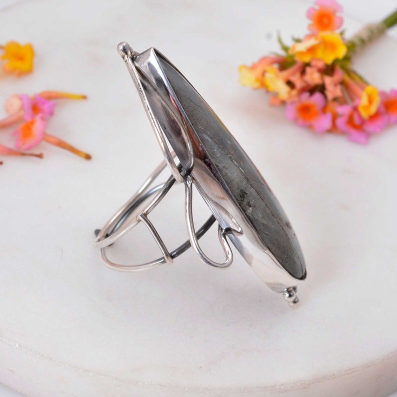 Labradorite ring,Sterling silver ring,Gemstone ring,Statement ring,Labradorite jewelry,Gift for her,Women/'s ring