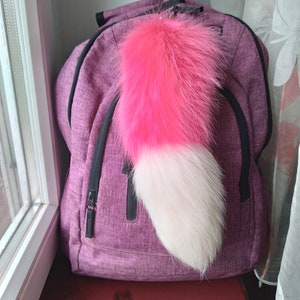 Porte-clés en fourrure rose-blanc de vraie fourrure de renard Cadeau personnalisé pour les femmes et les filles Cadeaux d’anniversaire pour les femmes et les filles Quadrobics tail Quadrobics
