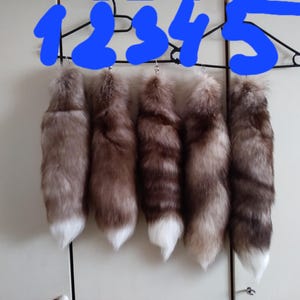 Porte-clés queue de renard marron clair Porte-clés renard Porte-clés fourrure Décoration d'anniversaire pour sac à dos moto Accessoire pour voiture Cadeau Noël