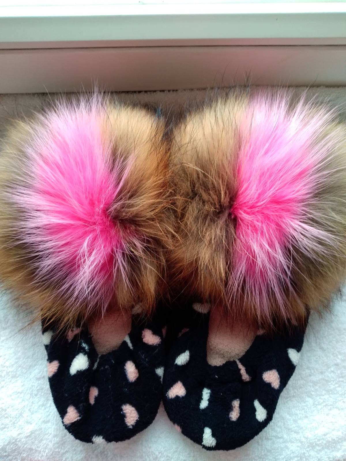 Pom pom store bedroom slippers