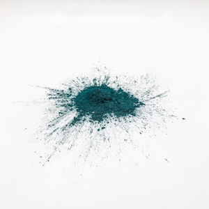 Poison Ivy - Pearl Mica Powder Pigment. Cosmetic Grade. Cruelty Free