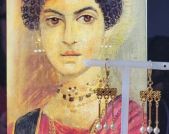 Earrings inspired by ancient Rome, Crotalia, gold