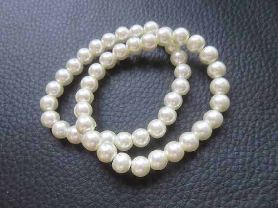 Costume pearl bracelet deals