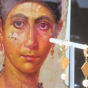antique earrings, inspired by Ancient Rome, genuine pearl, gold or silver color