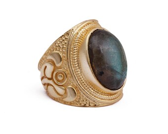 Anillo de labradorita, hecho a mano, ajustable, chapado en oro, joyería bohemia. R-670