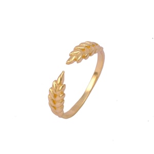 Solid Gold Laurel Wreath Ring for Women, Dainty Leaf Wedding Band, Minimalist Vine Ring, Nature Inspired Floral Gift for Her