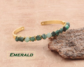 Bracciale con pietra portafortuna di maggio in smeraldo, bracciale e bracciale rigido in smeraldo grezzo, polsino placcato in oro, bracciale rigido fatto a mano come regalo. (1411)